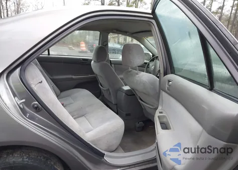 2004 Toyota Camry Le from USA, damaged, VIN 4T1BE32K44U940029